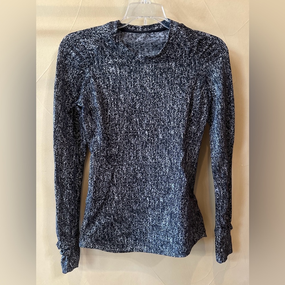 Lululemon Extra Mile Long Sleeve Shirt Womens Size 2 Black White
